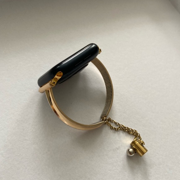 Apple Watch 44m SE for sale small scratches - Picture 3 of 6